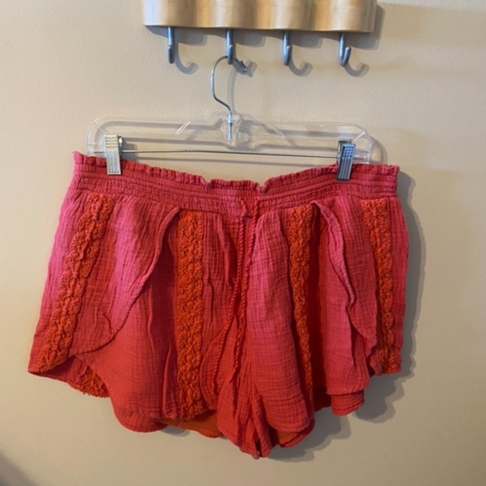 Salmon Flowy shorts